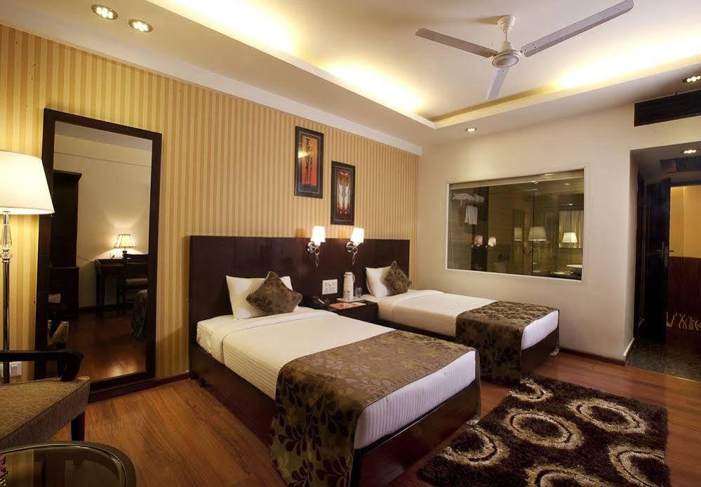 Hotel Asia Jammu Tawi Катра Екстер'єр фото